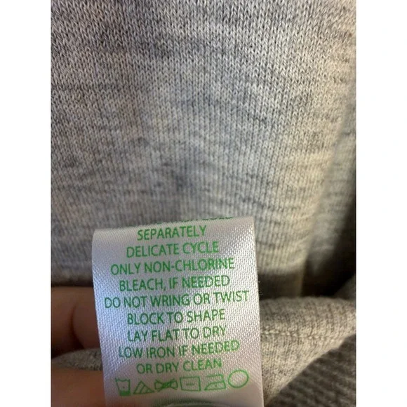 Lilly Pulitzer Gray Lightweight Knit Sweater Pockets Long Sleeve Women's M - Picture 6 of 7